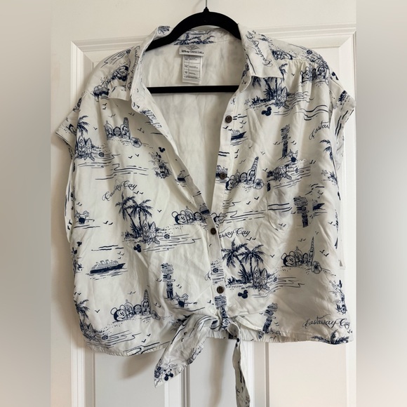 Disney Tops - Disney castaway cay top